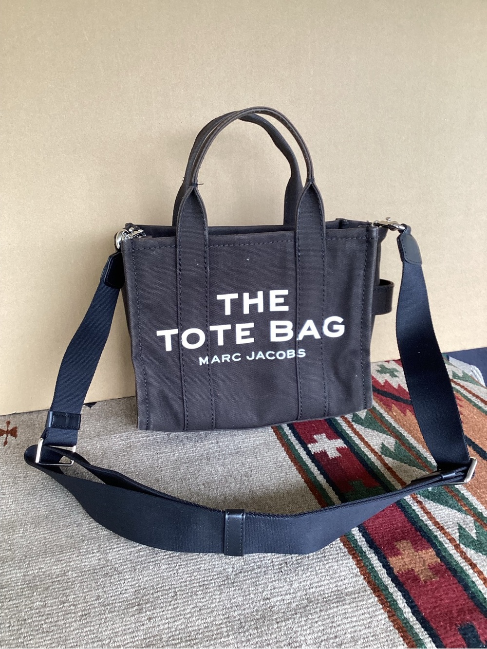 Marc Jacobs the tote bag traveler purse tote mini